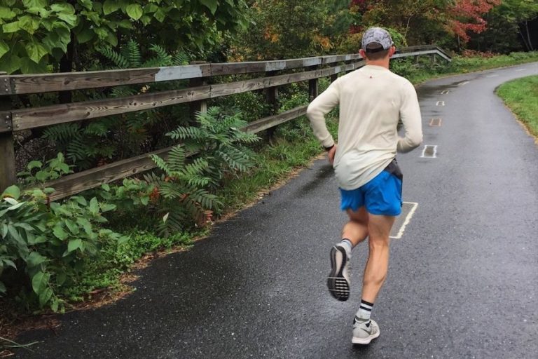 runner running a tempo run