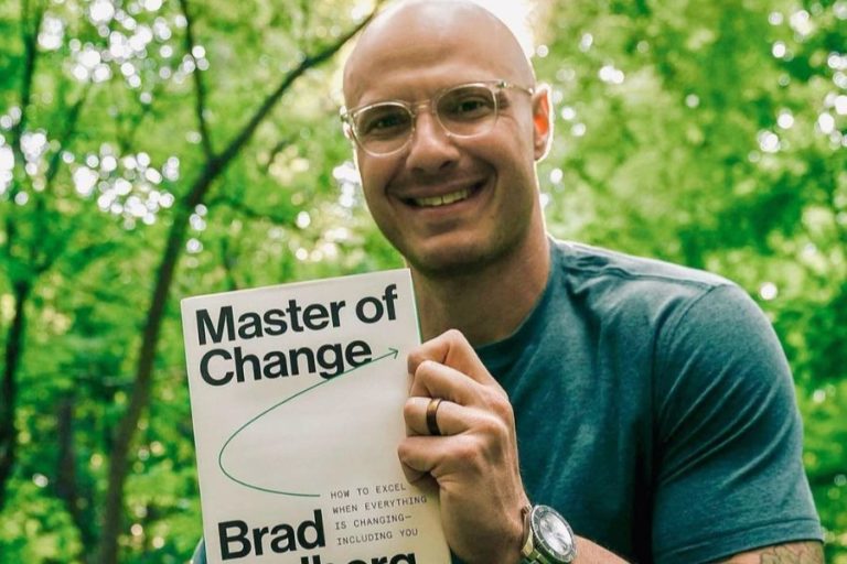 Episode 228: Brad Stulberg on Performance Coaching and Mastering Change
