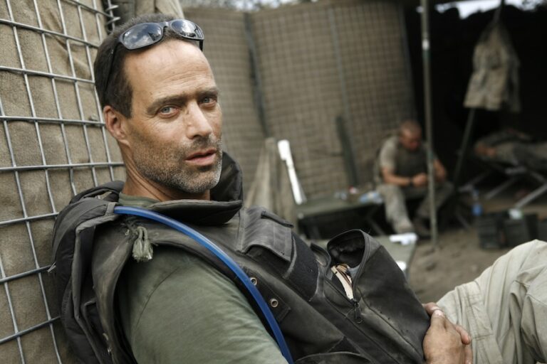 Episode 243: Sebastian Junger on Running, Writing, and Not Negotiating With Yourself